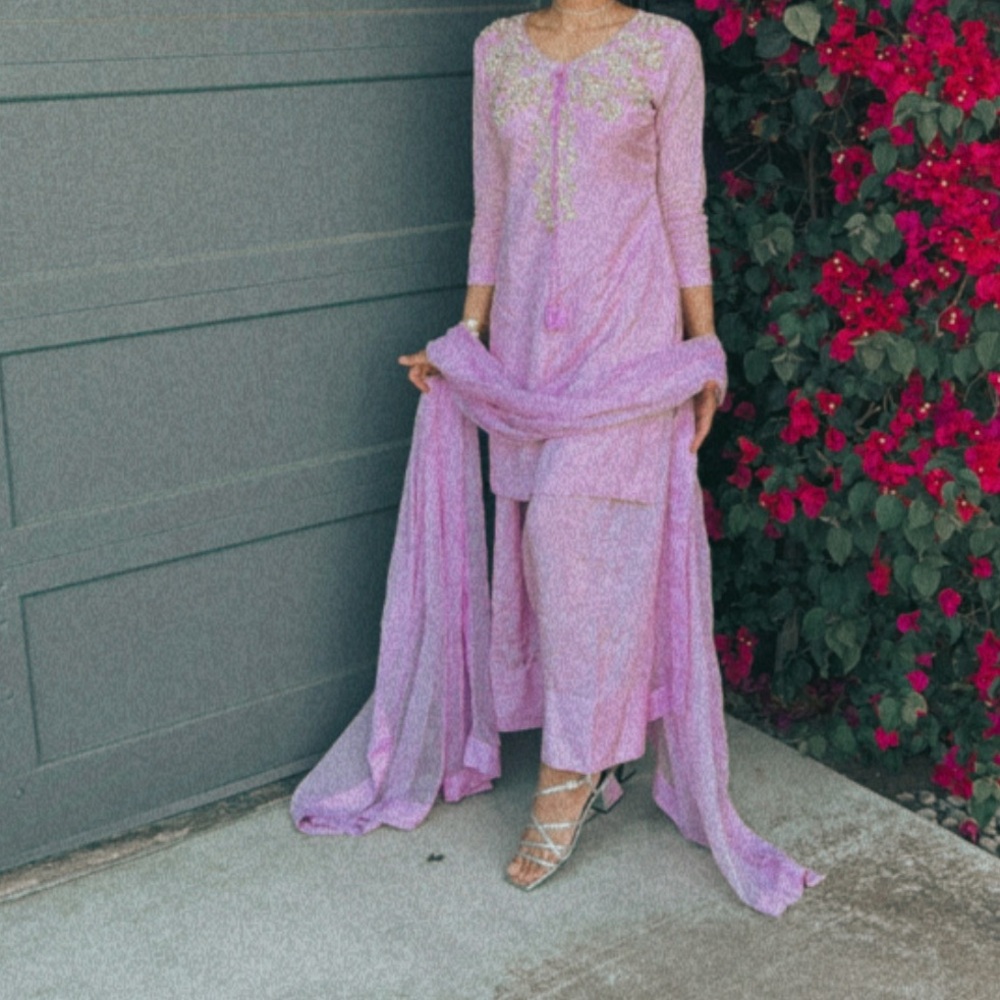 Elegant Lavender Traditional Outfit